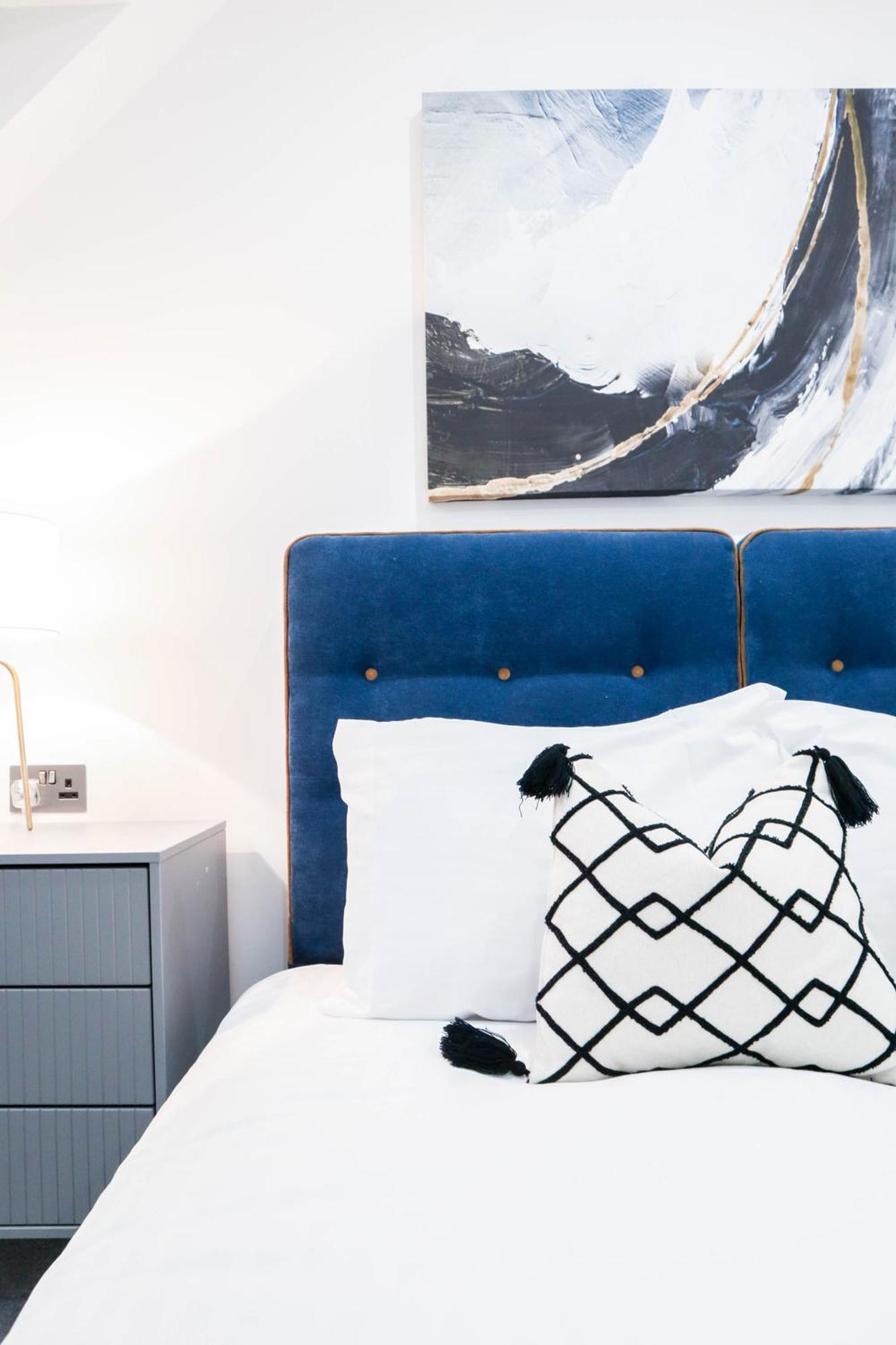 Elegant Apartments In Staines L Free Onsite Parking Exterior foto